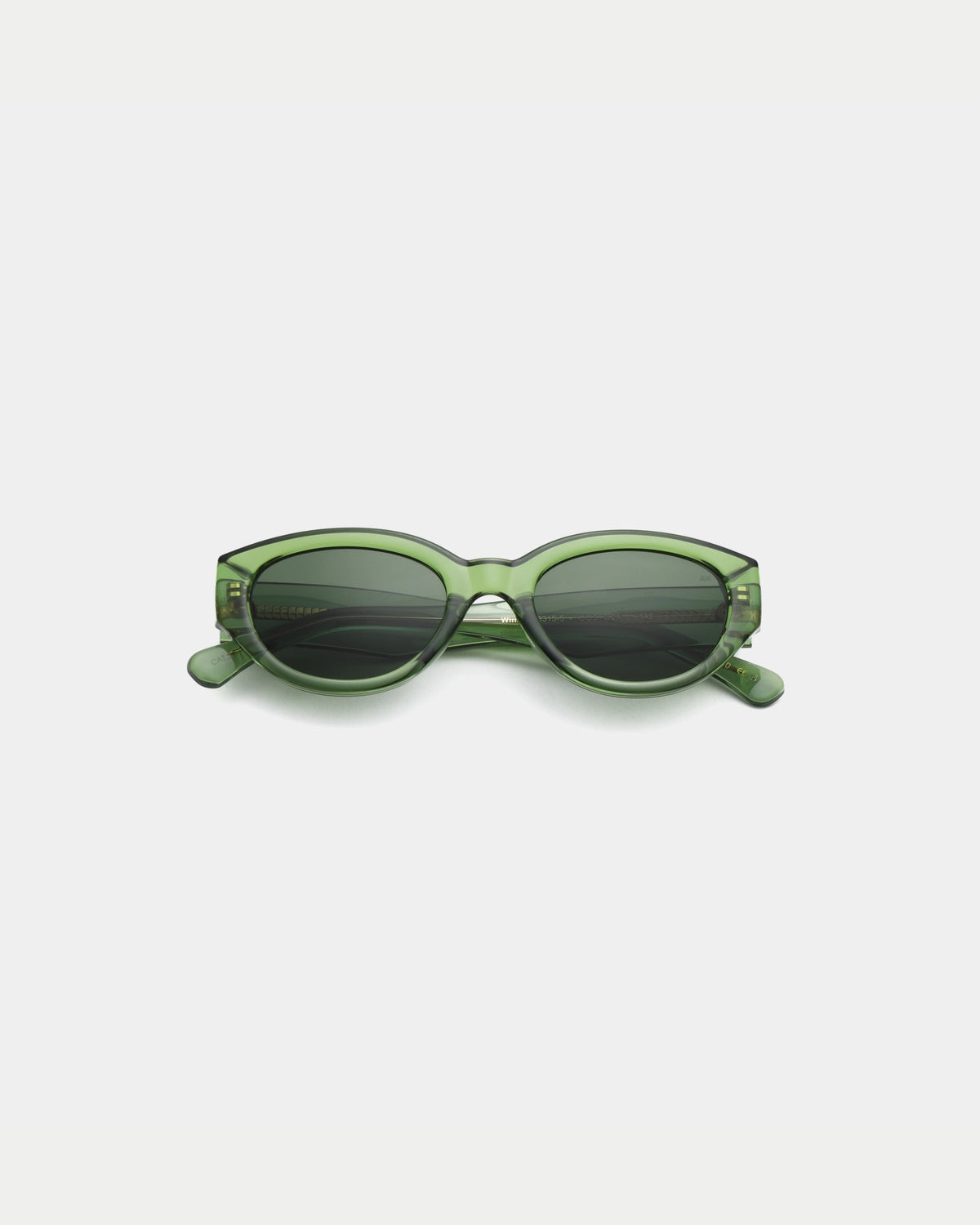 A. Kjærbede Winnie Light Olive Transpar — zonnebril is voor mensen die hun persoonlijke stijl Zonnebril | Stuen Store Tilburg