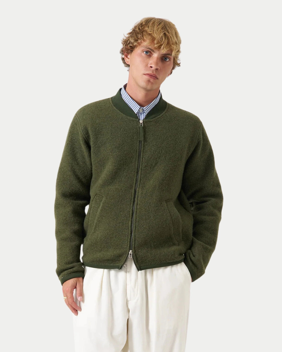 Universal Works Wool Fleece Zip Bomber Olive, Groene jas | Stuen Store Tilburg