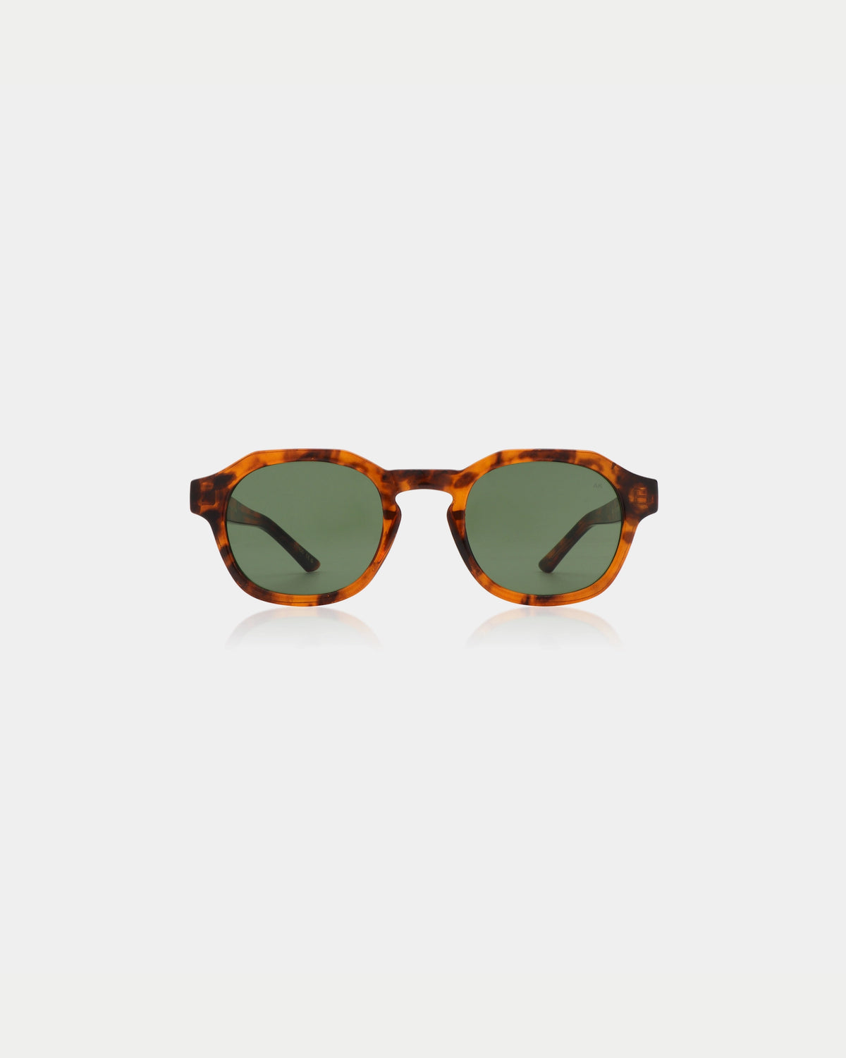 A. Kjærbede Zan Havana — heeft een rond montuur met een scherpe rand Zonnebril | Stuen Store Tilburg