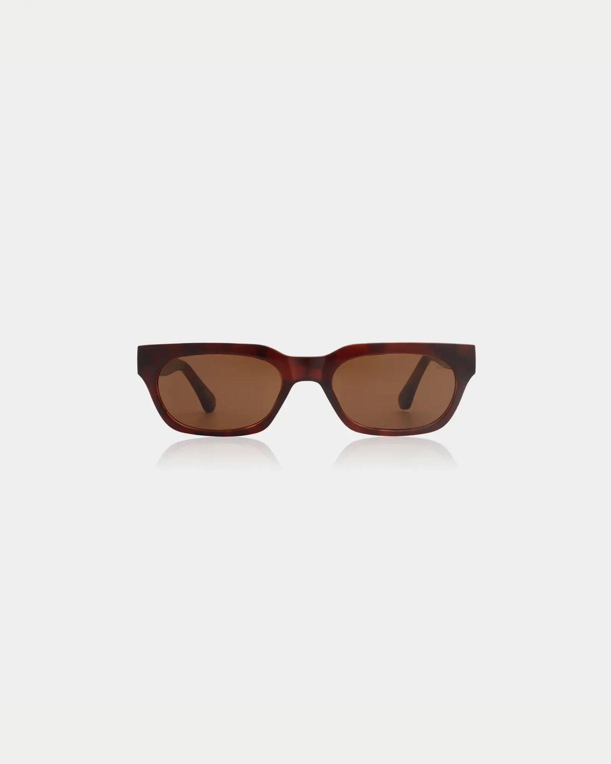 A. Kjærbede Bror Brown/Demi Light Brown — perfect scherpe, lineaire lijnen in combinatie met Zonnebril | Stuen Store Tilburg