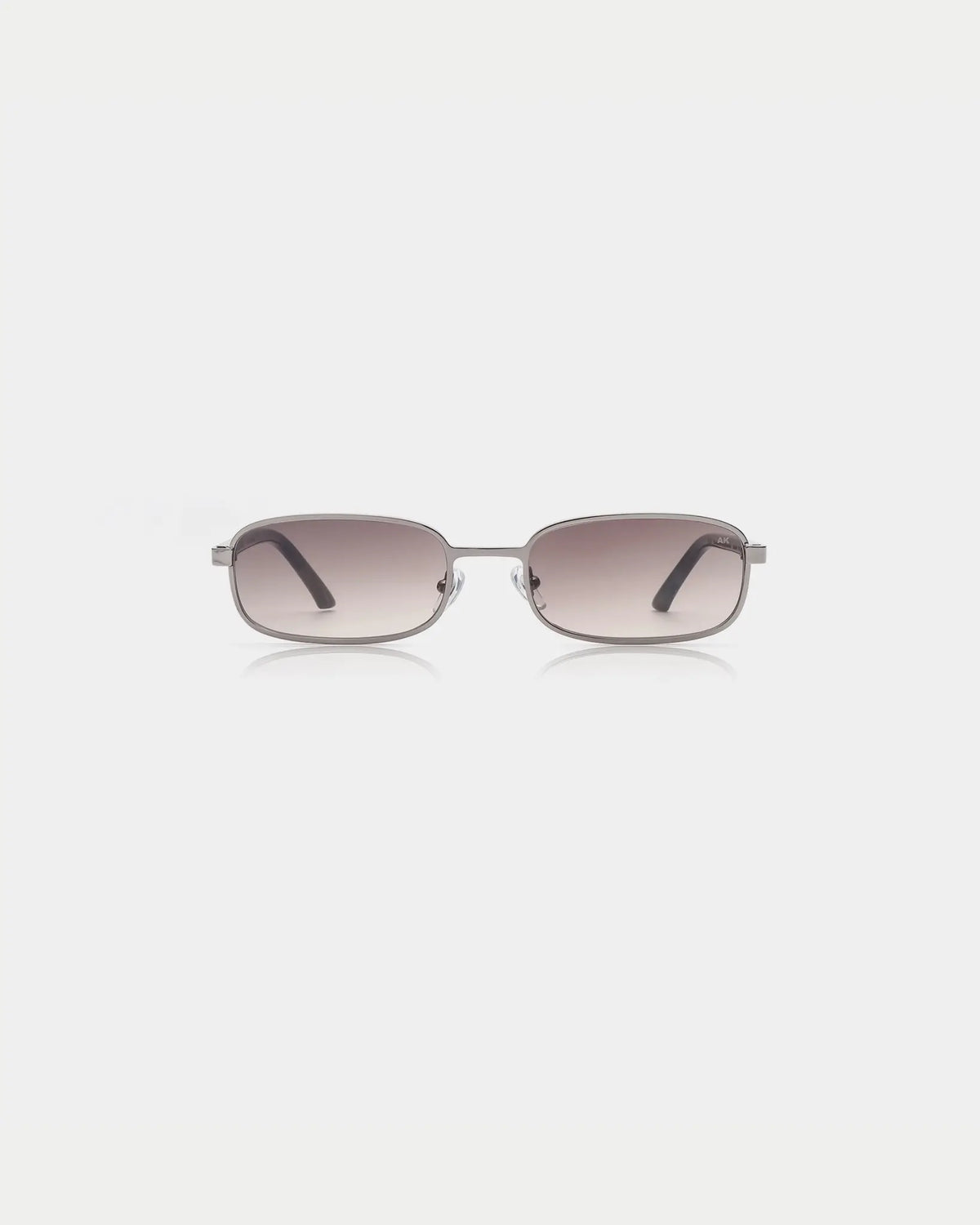 A. Kjærbede Noah Silver Striped Horn — slank monturen met kleine vierkante glazen dat past Zonnebril | Stuen Store Tilburg