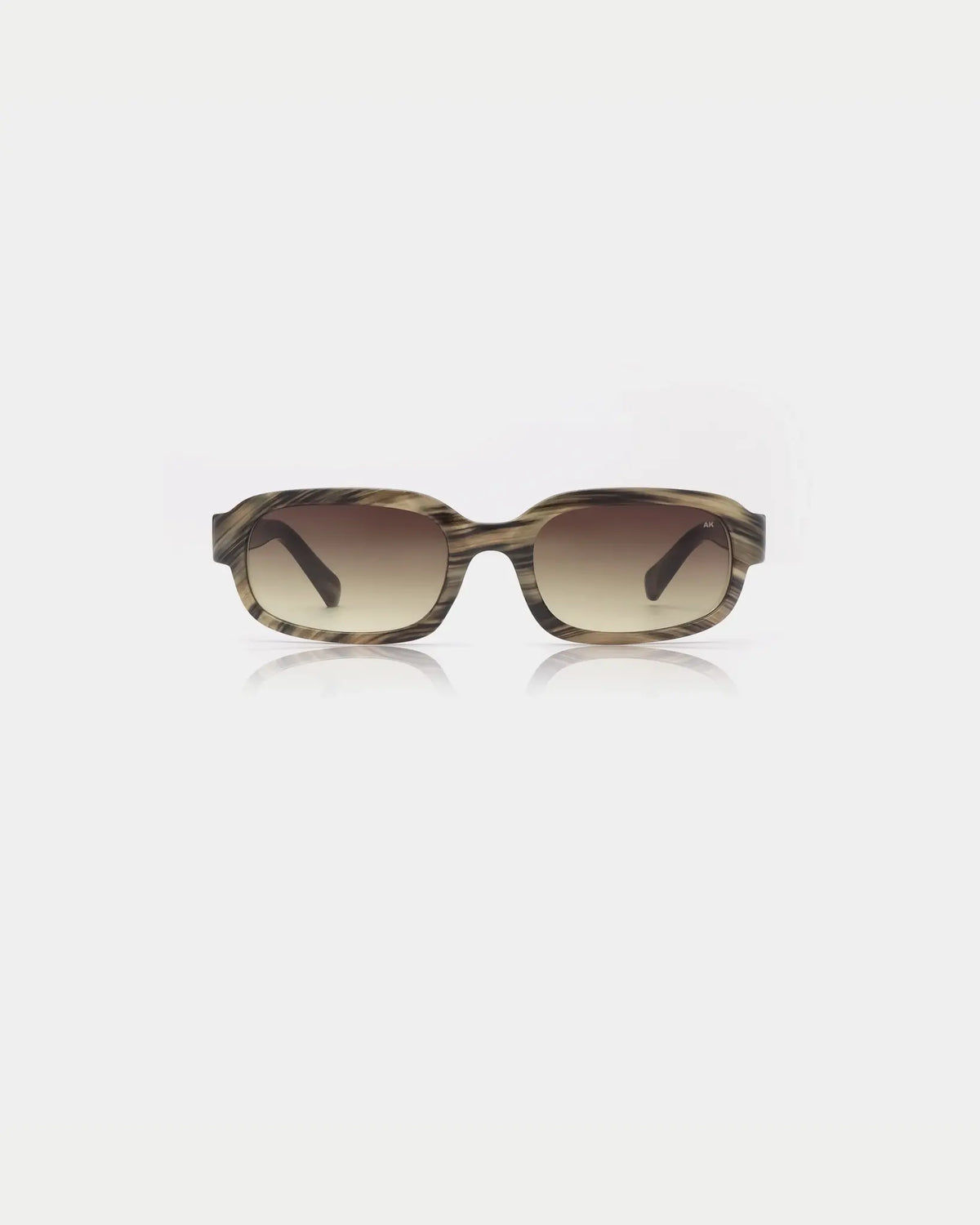 A. Kjærbede Will Striped Horn — superstrak unisex model geïnspireerd op de jaren '00 Zonnebril | Stuen Store Tilburg